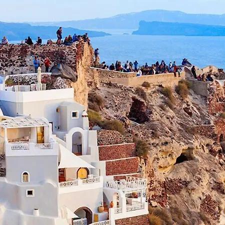 Anemolia Megalochori (Santorini)